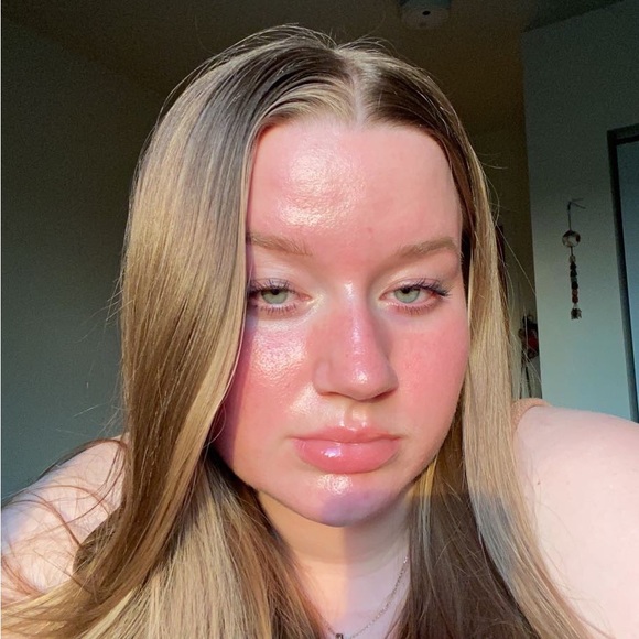 Meet your Posher, Hannah - Picture 1 of 1